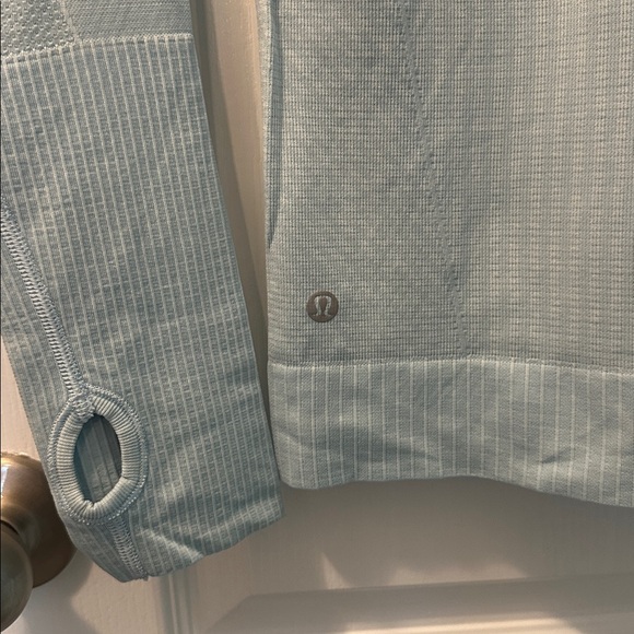 Lululemon Running Top - Picture 3 of 3